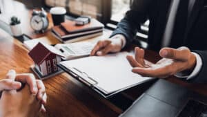 how-to-choose-trusted-insurance-broker-h2-01
